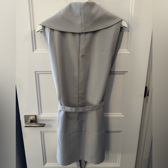 Revamped Light Gray/Grey Cape Jacket/Sleevess Blazer with Belt - Quiet Luxury - Picture 4 of 5